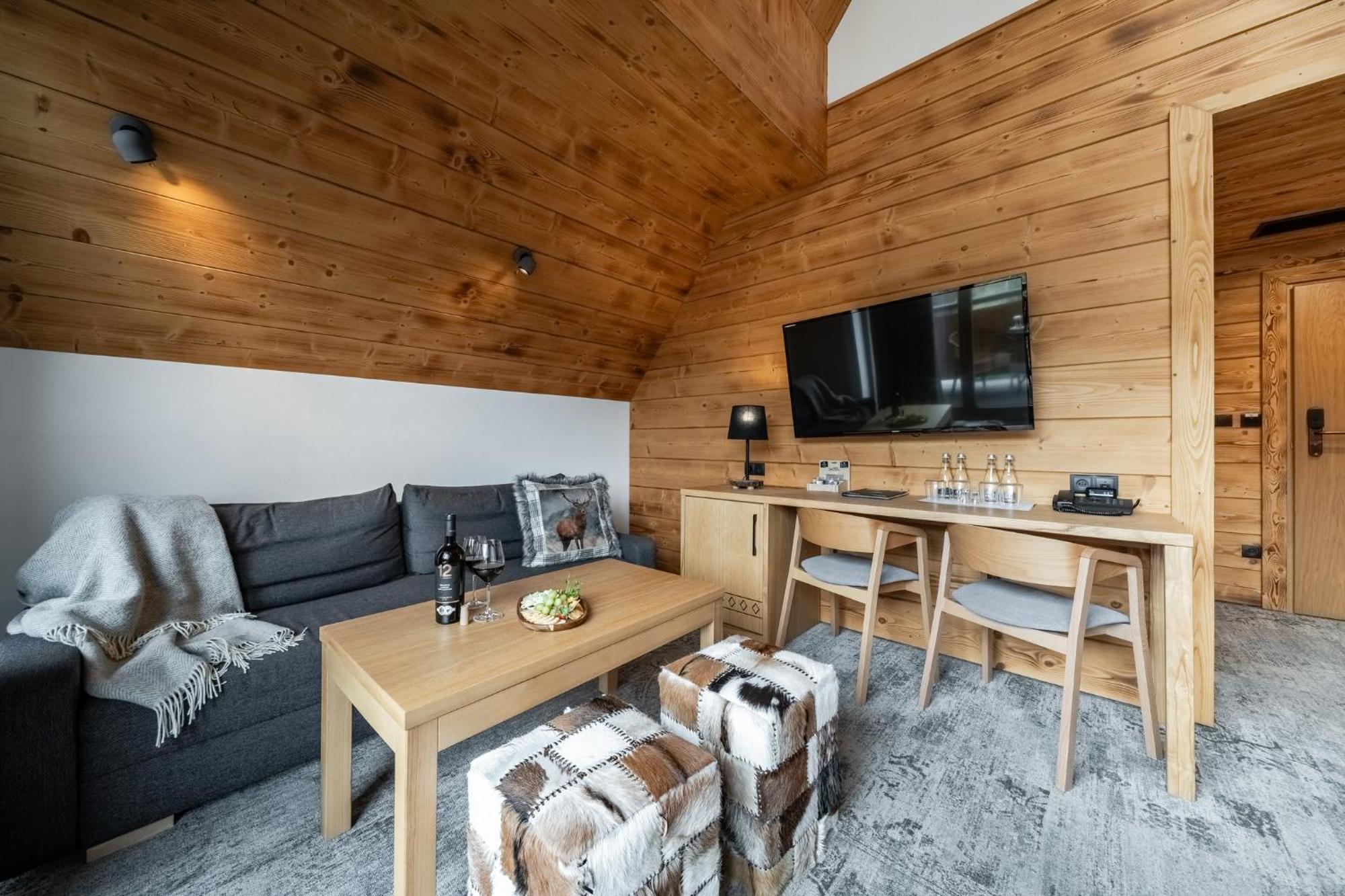 Litworowy Staw Aparthotel