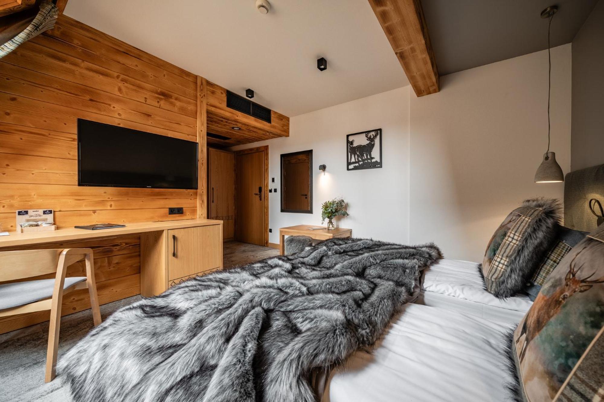 Litworowy Staw Aparthotel 3*