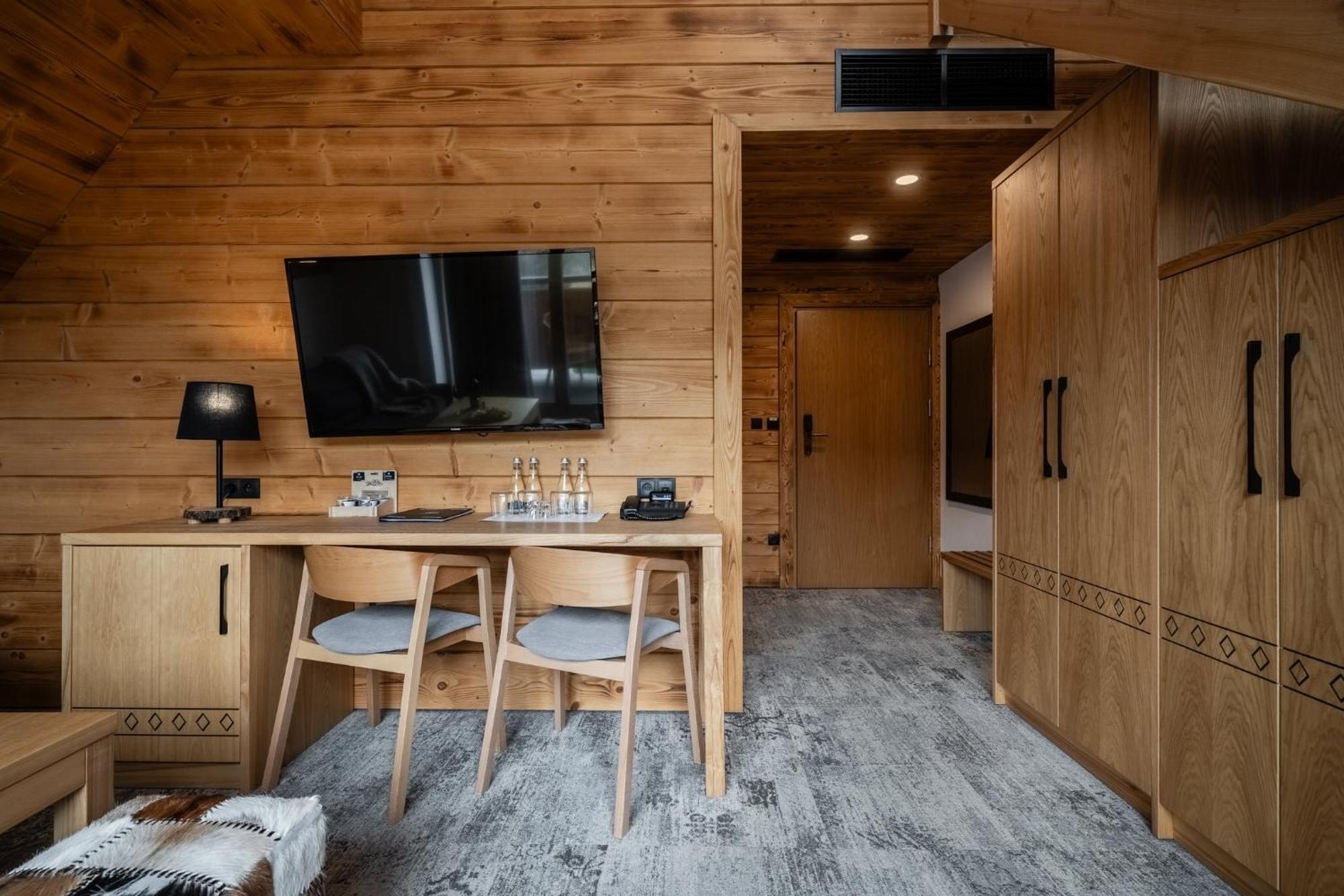 Litworowy Staw Aparthotel