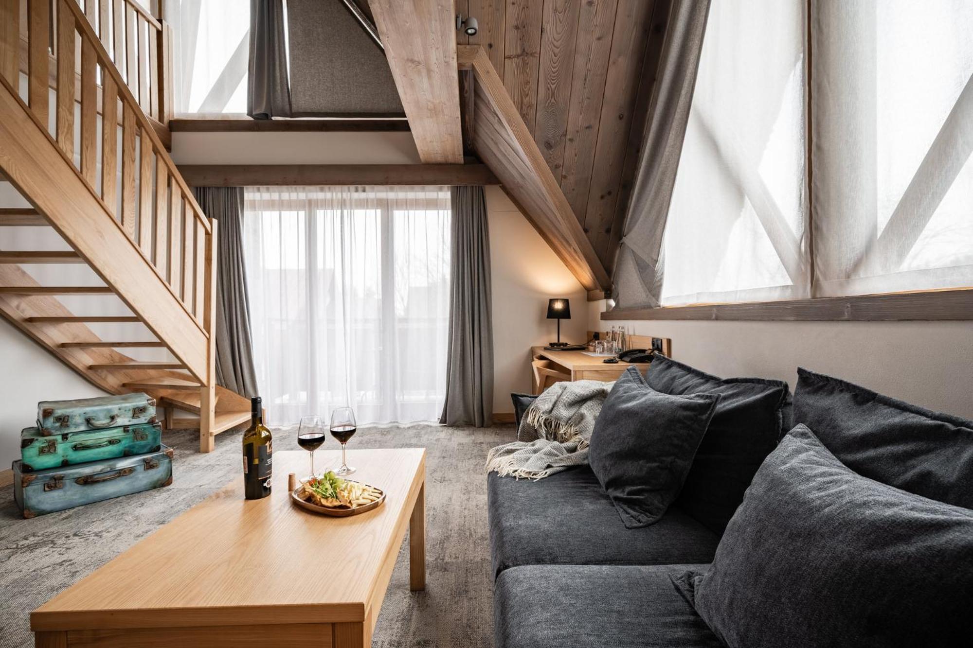 Litworowy Staw Aparthotel 3*