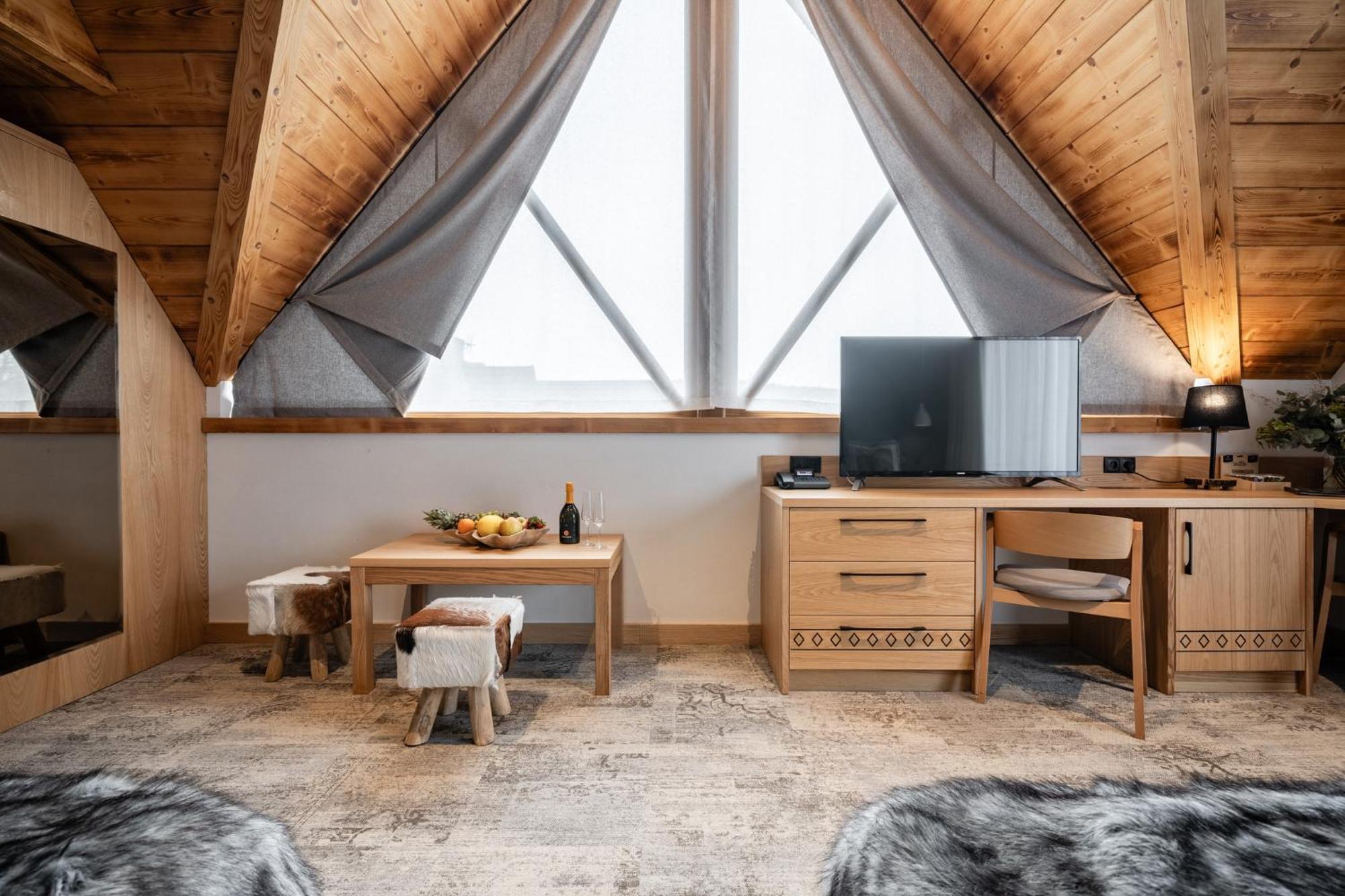 Litworowy Staw Aparthotel